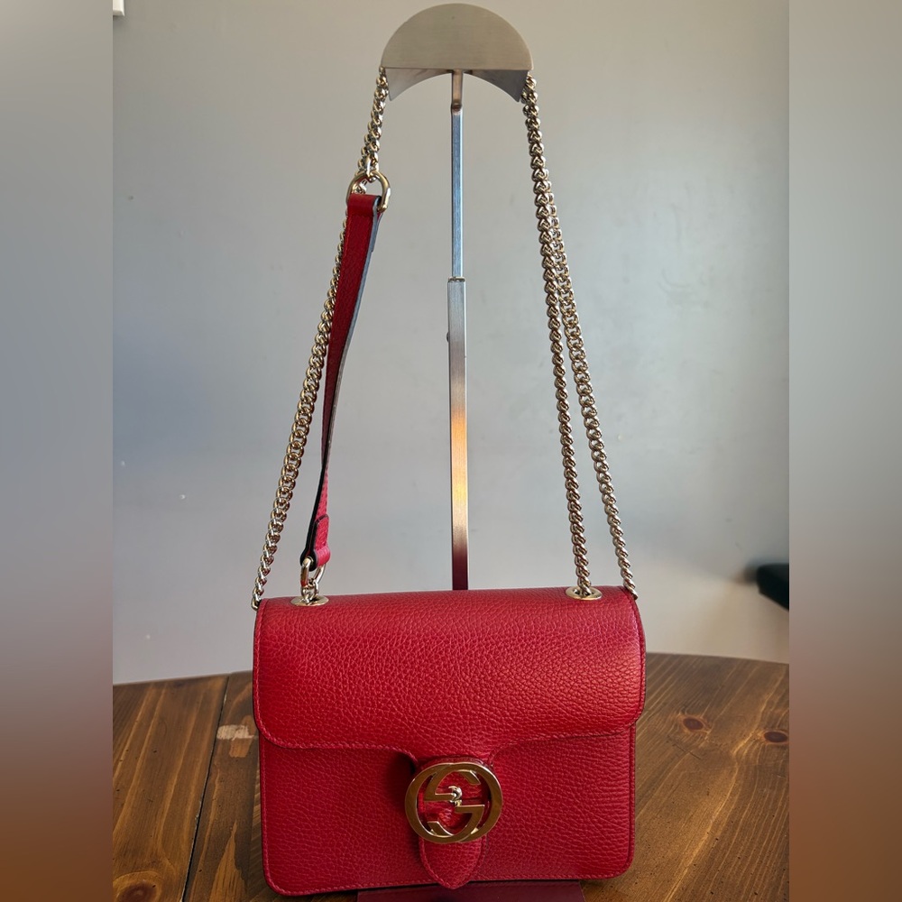 GUCCI RED LEATHER INTERLOCKING G SMALL DOLLAR CROSSBODY BAG